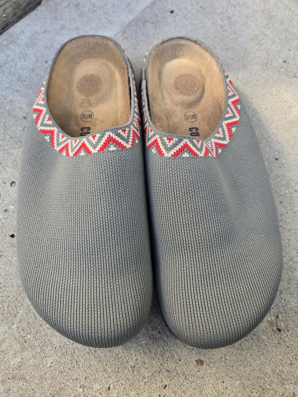 Cushionaire Green Slip-On Knit Clog with Red Accent Size 9.5M